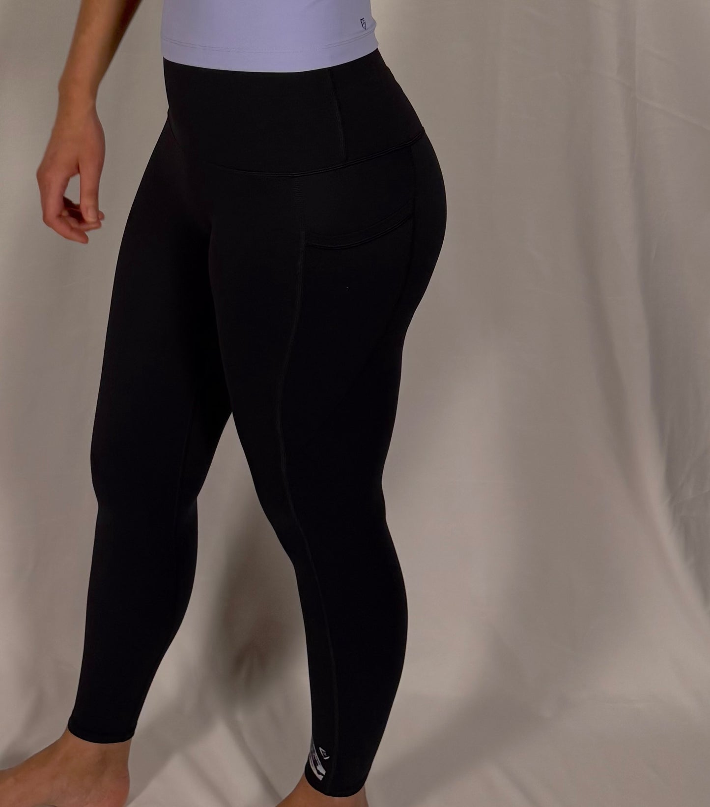 Streamline Legging — Kinetic Collection